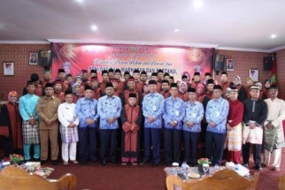 Foto bersama usai pelantikan Dewan Hakim MTQ Tanjungpinang