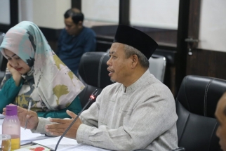 Hanafi Ekra saat menyampaikan pandangannya