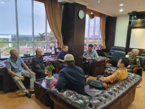 Suasana dialog antara Kejati Kepri dengan Komisi I DPRD Kepri