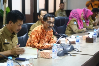 Jajaran Dinas Pendidikan Kepri saat hearing dengan Komisi IV DPRD Kepri